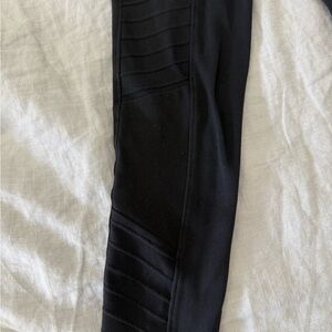 Athleta Girl black leggings size 7